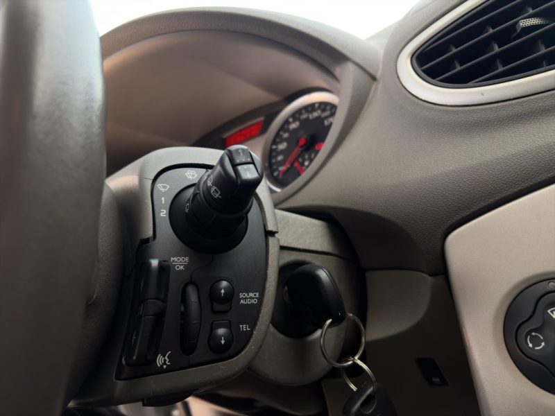 RENAULT CLIO III 1.5 dCI 85 cv BVA