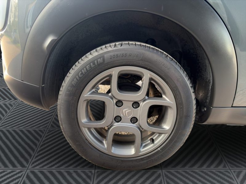 CITROEN C4 CACTUS 1.6 BlueHDI 99 cv Shine Caméra de recul