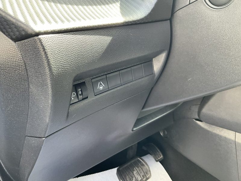 PEUGEOT 208 1.2 HYBRID 100 CV ALLURE E-DCS6