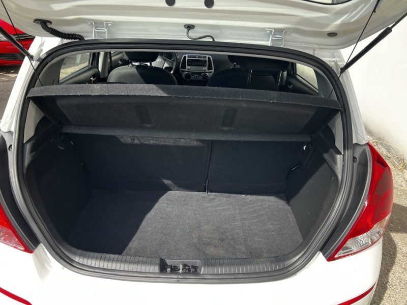 HYUNDAI  I20  1.2 LIFE 2014