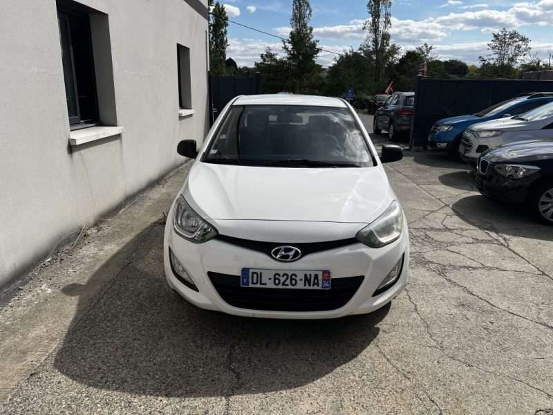 HYUNDAI  I20  1.2 LIFE 2014