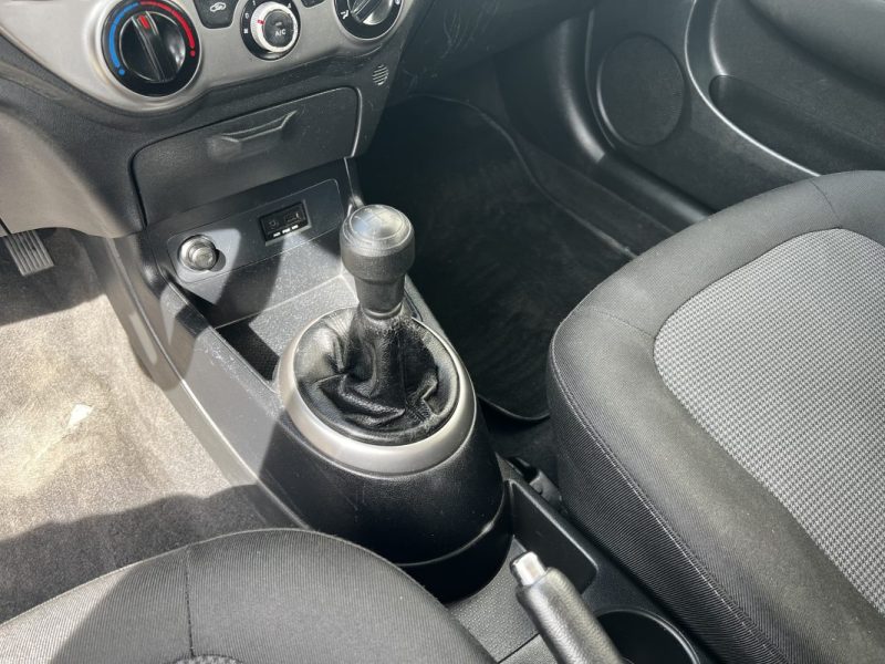HYUNDAI  I20  1.2 LIFE 2014