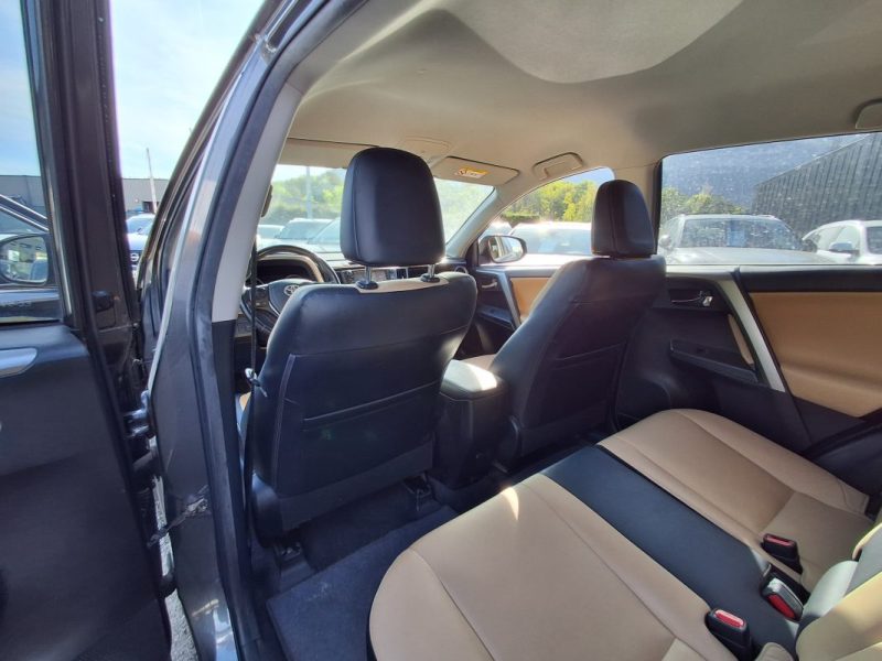 TOYOTA RAV4 2.0 D4D 143 CV 4X2 DESIGN 