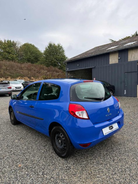 RENAULT CLIO 1.5 DCI 75 SOCIETE 2 PLACES 3490 TTC