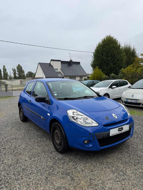 RENAULT CLIO 1.5 DCI 75 SOCIETE 2 PLACES 3490 TTC
