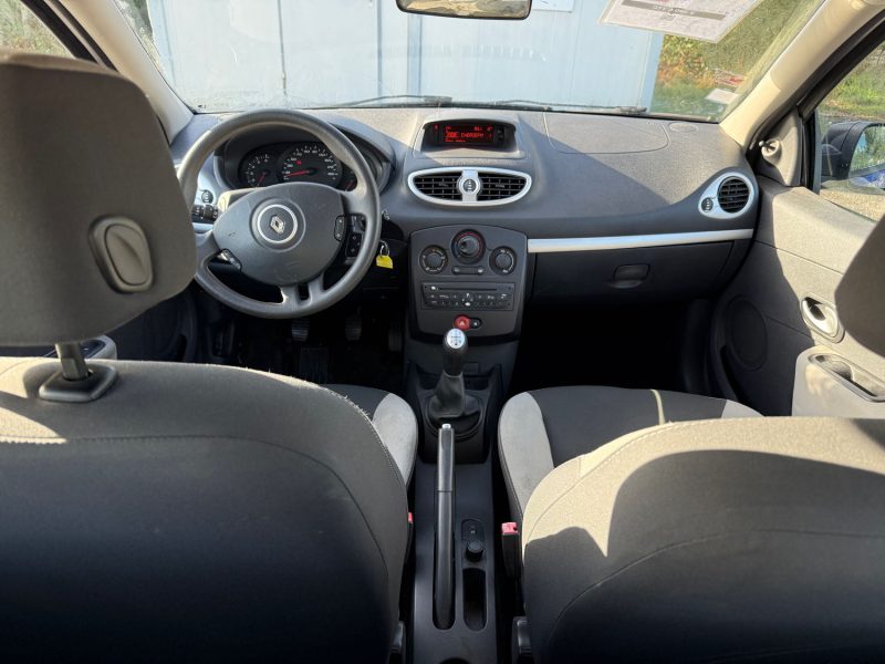 RENAULT CLIO 1.5 DCI 75 SOCIETE 2 PLACES 3490 TTC