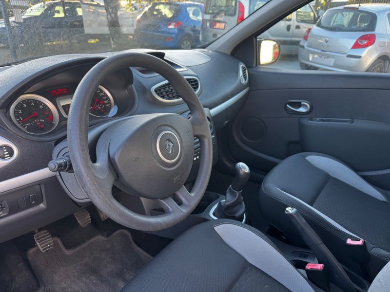 RENAULT CLIO 1.2 EXPRESSION 2011
