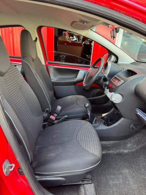 PEUGEOT 107 1.0 2013