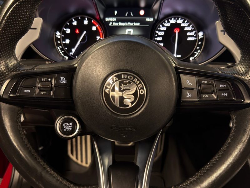 ALFA ROMEO GIULIA 2.0 200 Cv - APPLE & ANDROID / TOIT OUVRANT - GARANTIE 12 MOIS NATIONALE