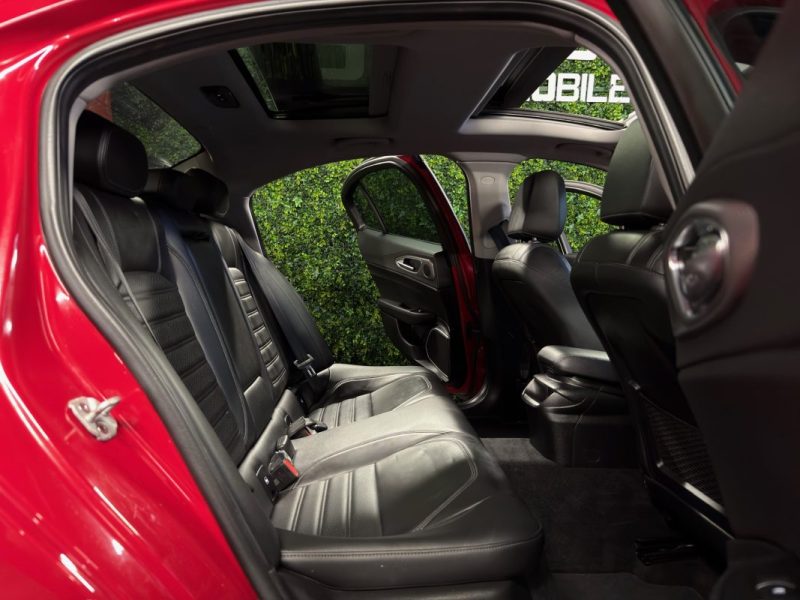 ALFA ROMEO GIULIA 2.0 200 Cv - APPLE & ANDROID / TOIT OUVRANT - GARANTIE 12 MOIS NATIONALE