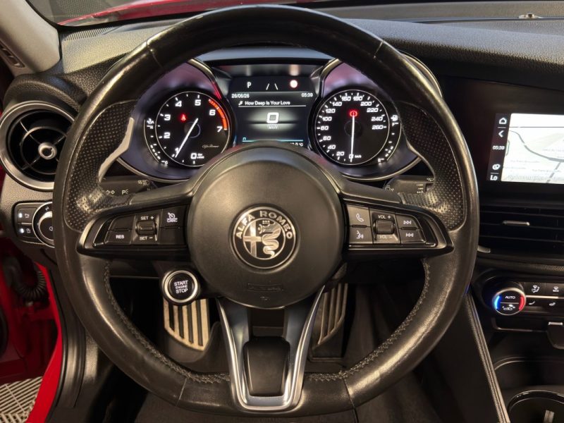 ALFA ROMEO GIULIA 2.0 200 Cv - APPLE & ANDROID / TOIT OUVRANT - GARANTIE 12 MOIS NATIONALE