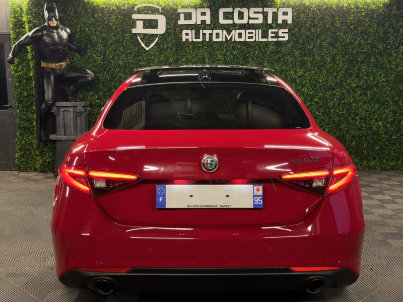 ALFA ROMEO GIULIA 2.0 200 Cv - APPLE & ANDROID / TOIT OUVRANT - GARANTIE 12 MOIS NATIONALE