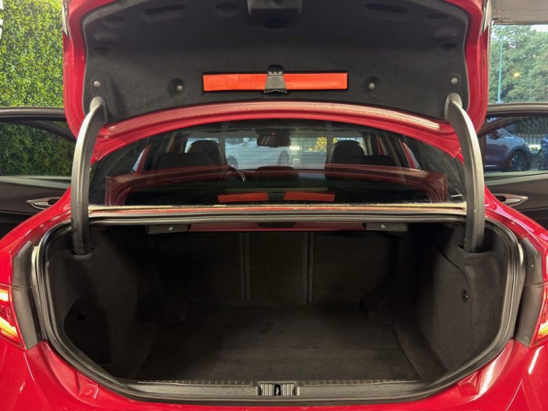 ALFA ROMEO GIULIA 2.0 200 Cv - APPLE & ANDROID / TOIT OUVRANT - GARANTIE 12 MOIS NATIONALE