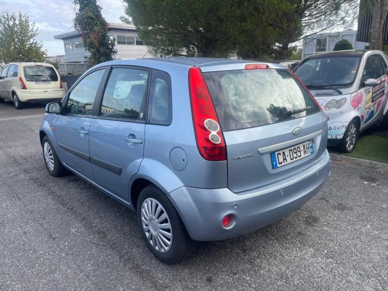FORD FIESTA 5 1.4I 16V 80 CH