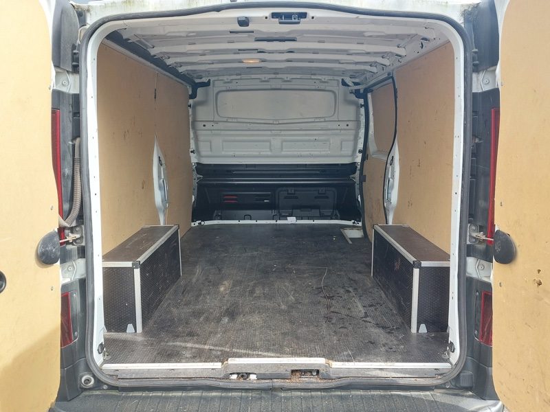RENAULT TRAFIC III CAMIONNETTE 2.0 DCI 130  06/2023 PRIX TTC : 22990 € PRIX HT : 19158 € :