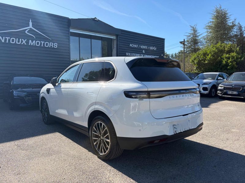 LEAPMOTOR B10 /CAMERA 360/CARPLAY/TOIT PANO