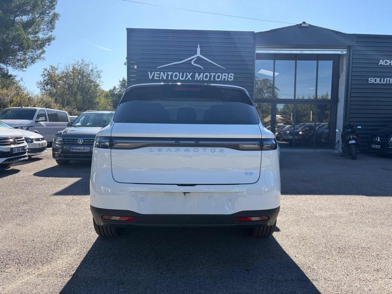 LEAPMOTOR B10 /CAMERA 360/CARPLAY/TOIT PANO
