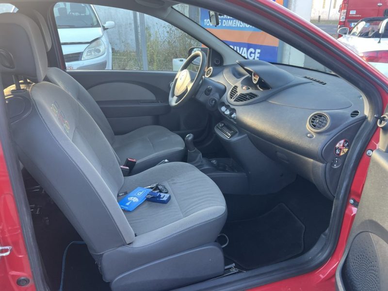 RENAULT TWINGO II 1.5 DCI 75 2011