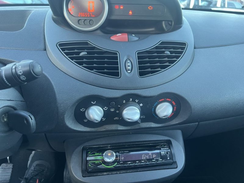 RENAULT TWINGO II 1.5 DCI 75 2011