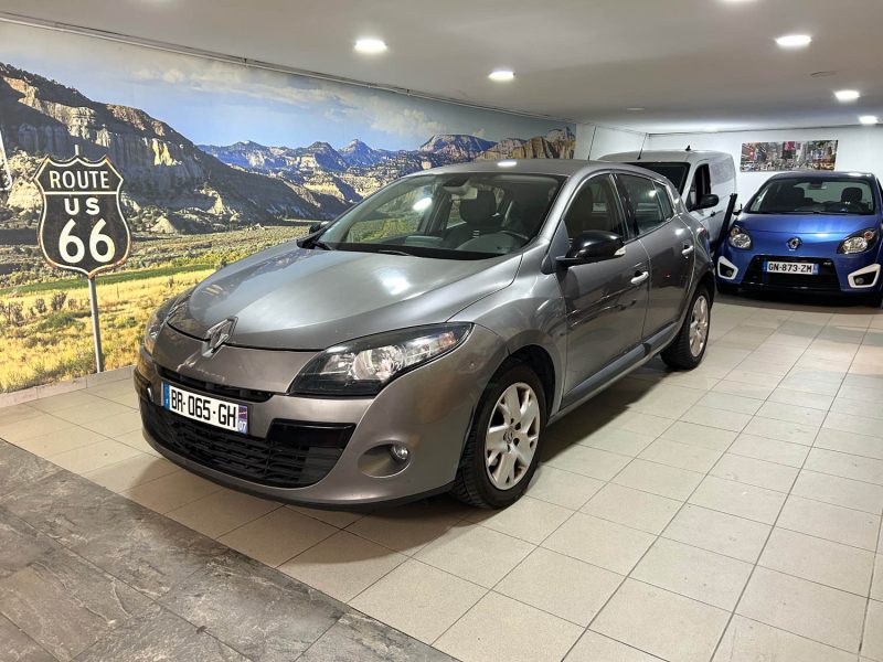 RENAULT MEGANE III 5 PORTES 1.5 DCI BVA 2011