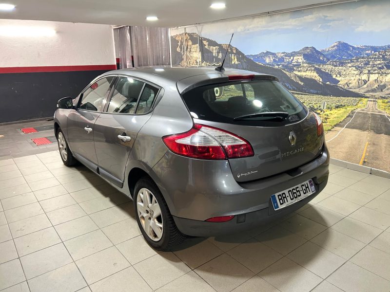 RENAULT MEGANE III 5 PORTES 1.5 DCI BVA 2011