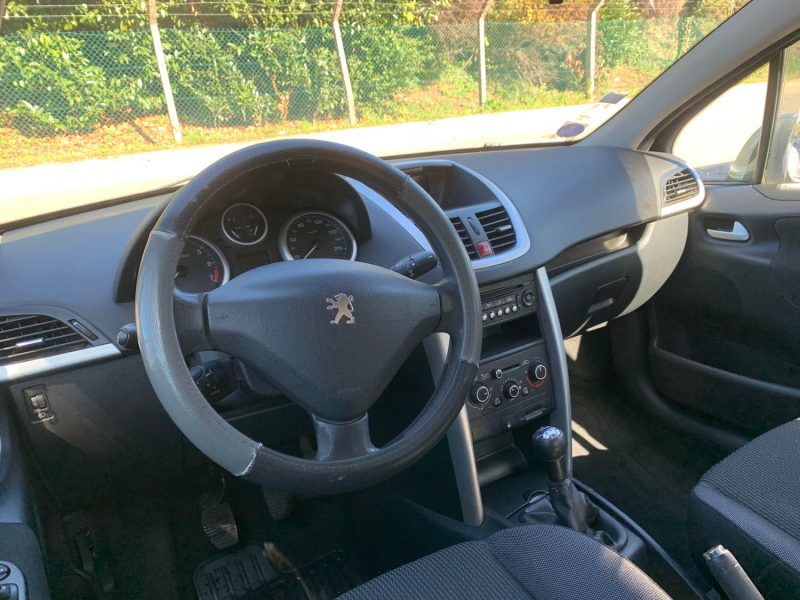Peugeot 207 1.4E Urban 2013