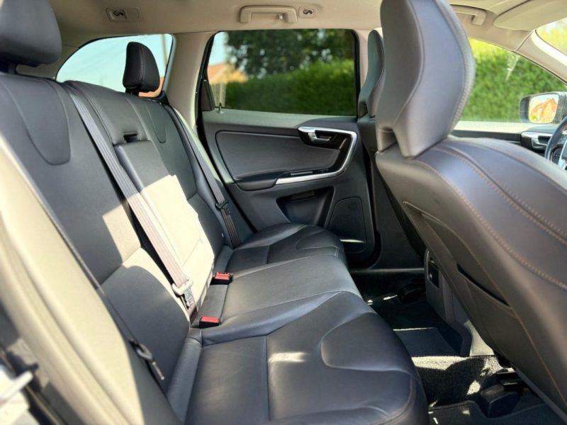 VOLVO XC60 D3 150 KINETIC GEARTRONIC 2015