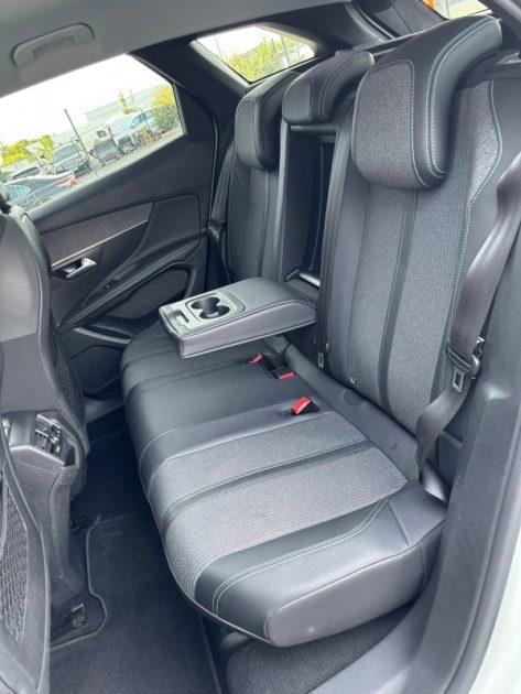 PEUGEOT 3008 1.5 HDI 130Ch Allure pack