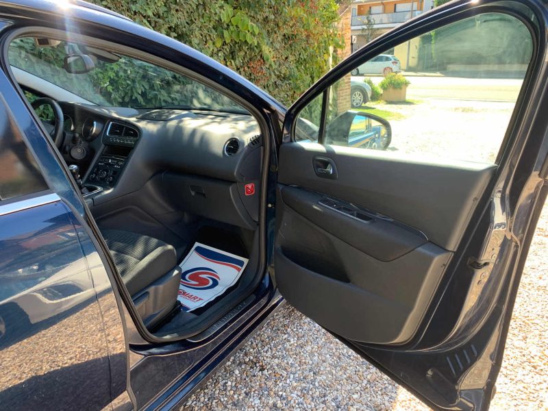 PEUGEOT 5008 2.0 HDI 2011