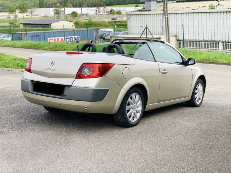 RENAULT  MÉGANE II CC 1.5 DCI 105ch 