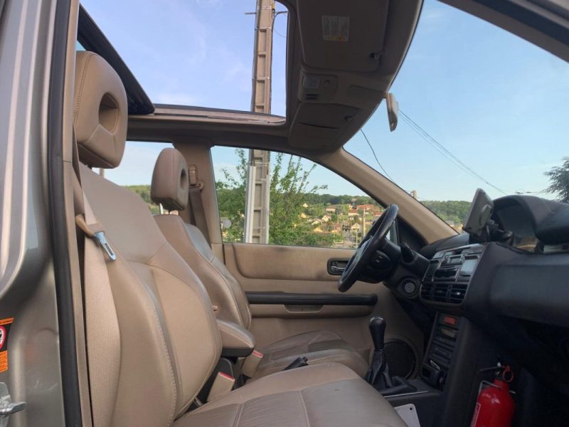 NISSAN X-TRAIL  2003
