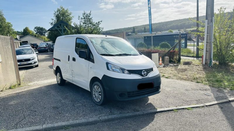 NISSAN  NV200  2012