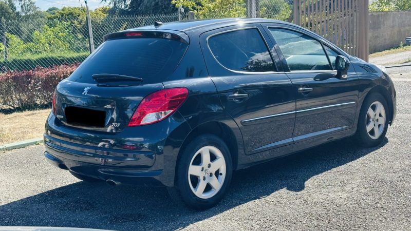 PEUGEOT  207  2011