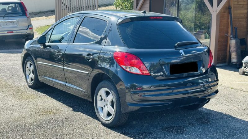 PEUGEOT  207  2011