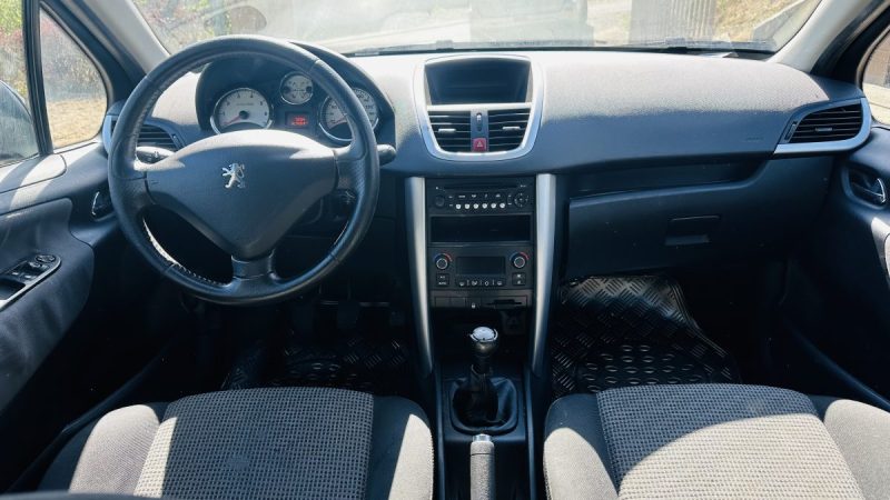 PEUGEOT  207  2011