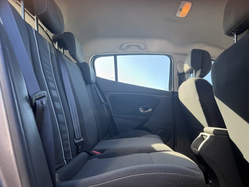RENAULT MEGANE 3 1.5 DCI 110 cv - DYNAMIQUE - BOITE AUTOMATIQUE 2013