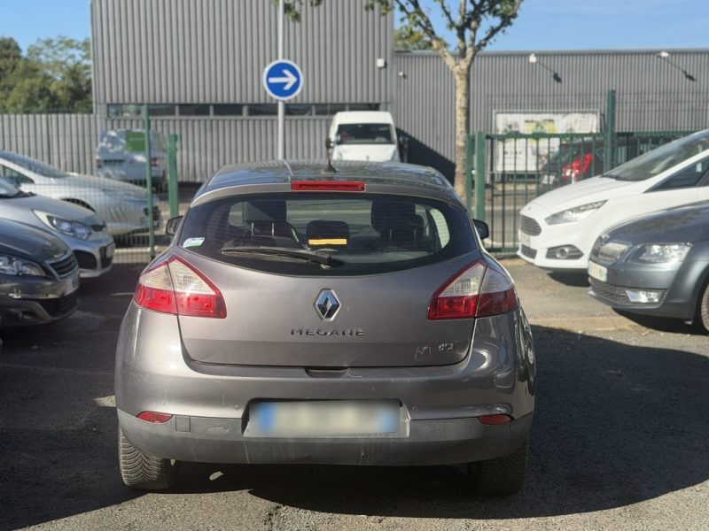 RENAULT MEGANE 3 1.5 DCI 110 cv - DYNAMIQUE - BOITE AUTOMATIQUE 2013