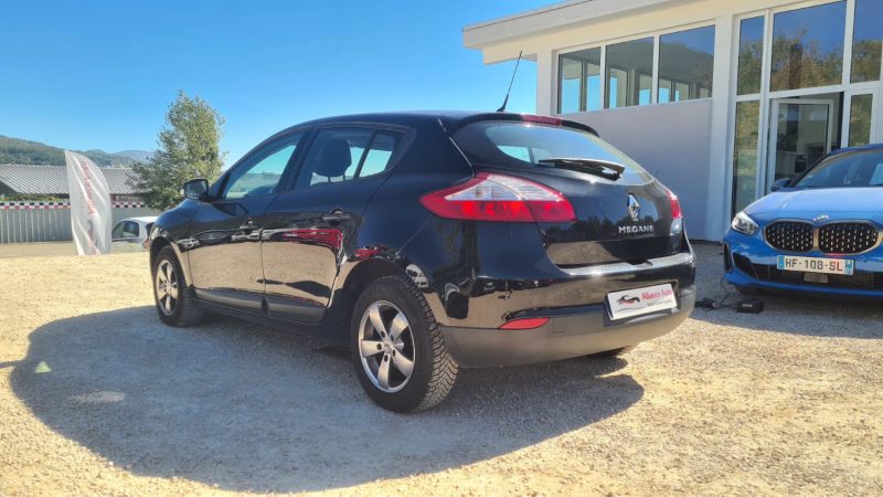 RENAULT Megane - 1.6 Attraction 100ch essence