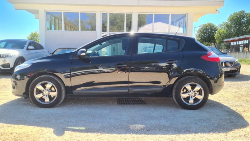 RENAULT Megane - 1.6 Attraction 100ch essence