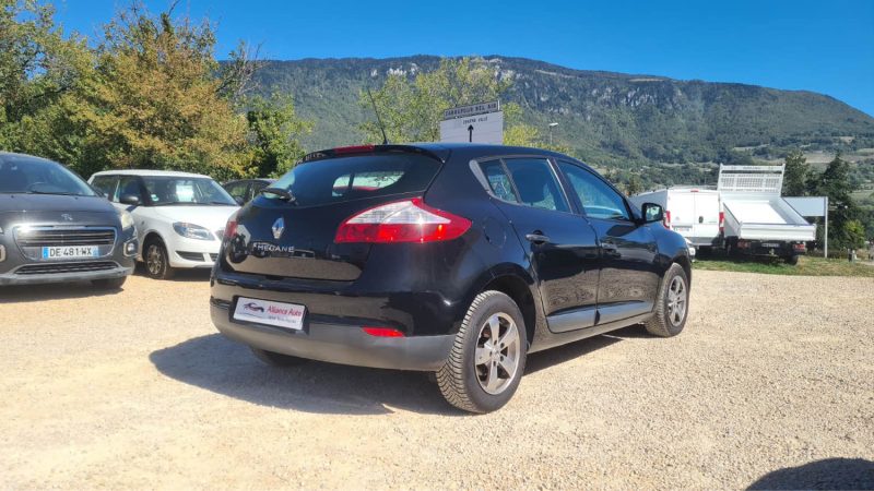 RENAULT Megane - 1.6 Attraction 100ch essence