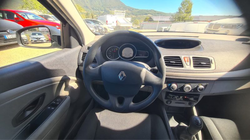 RENAULT Megane - 1.6 Attraction 100ch essence