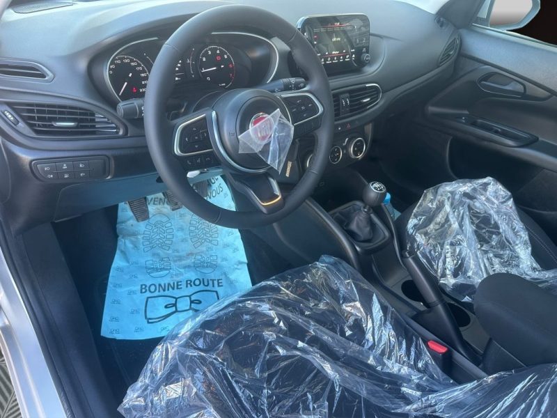 FIAT TIPO SEDAN LIFE 1.4 95 CH BVM6 / neuve / export Algérie
