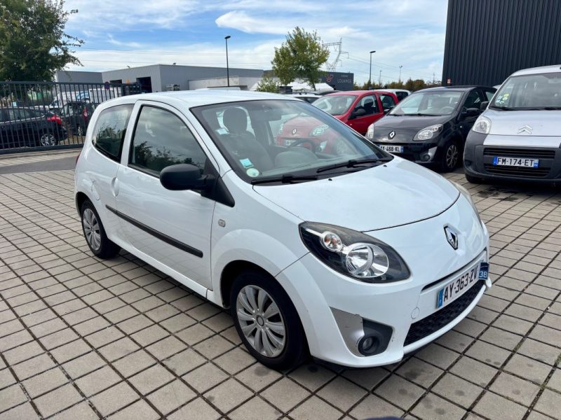 RENAULT TWINGO 1.2 75CH AUTHENTIQUE 2010