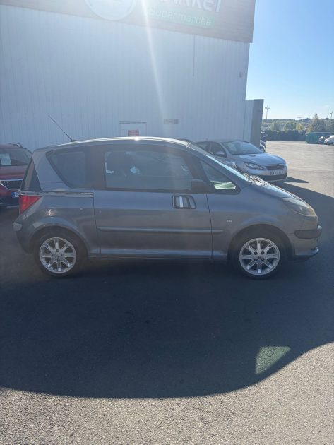 PEUGEOT 1007 1.6HDI 110CH TRENDY