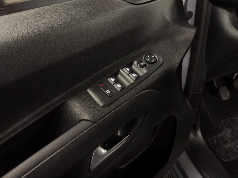 OPEL COMBO LIFE 1.5 d 130 Cv - APPLE CARPLAY & ANDROID AUTO / 5 PLACES - GARANTIE 12 MOIS NATIONALE