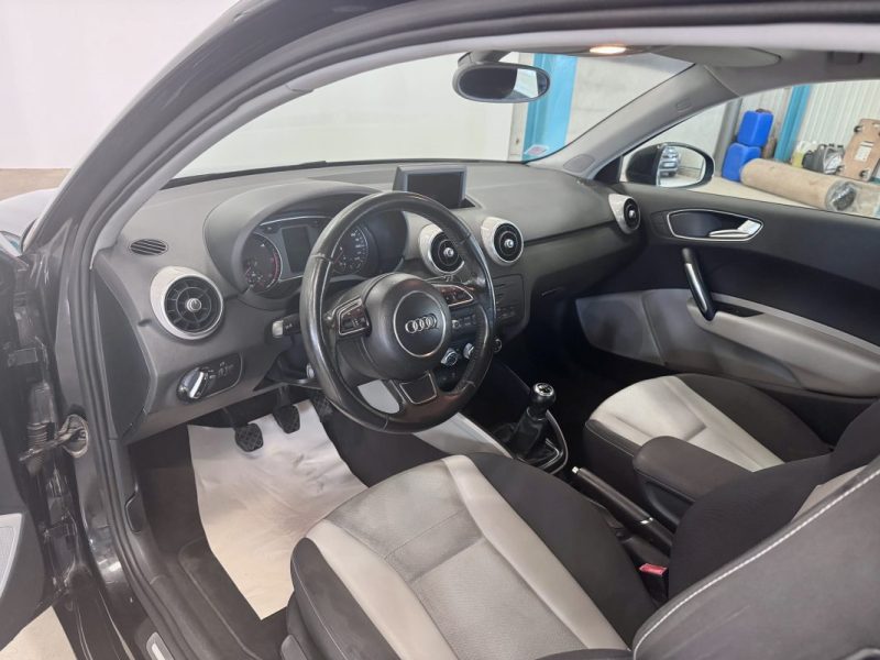 AUDI A1 1.6 TDI 105ch Ambition BVM 3 Portes
