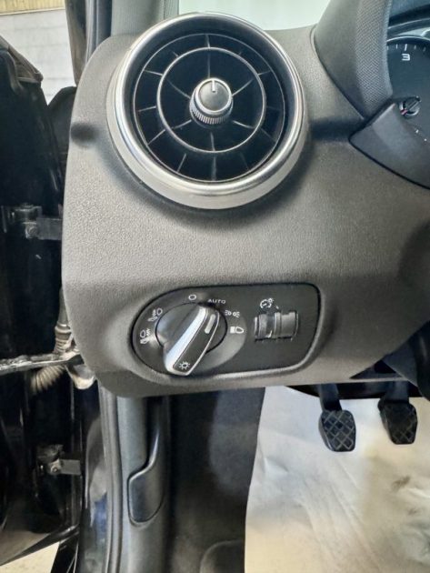AUDI A1 1.6 TDI 105ch Ambition BVM 3 Portes