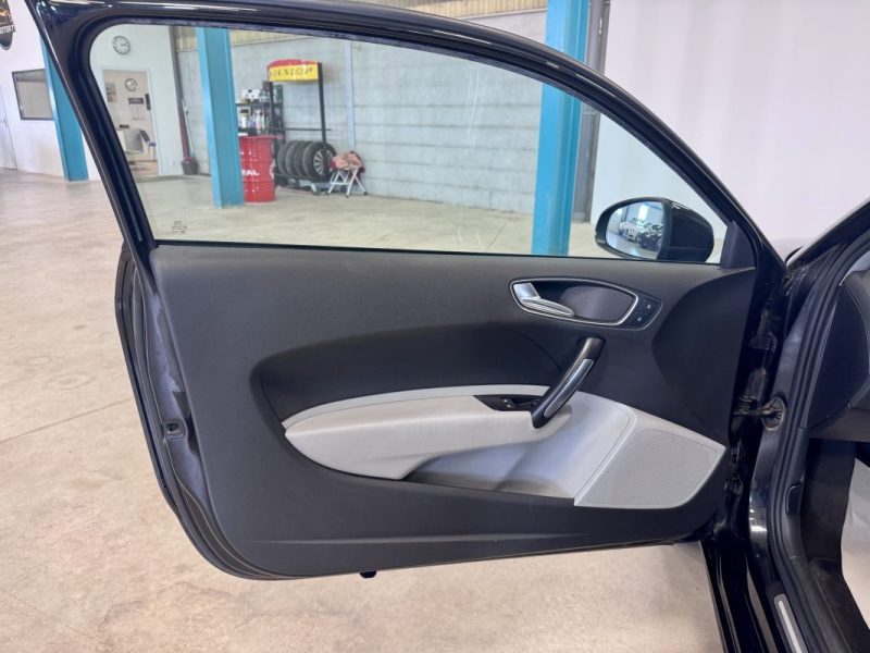 AUDI A1 1.6 TDI 105ch Ambition BVM 3 Portes