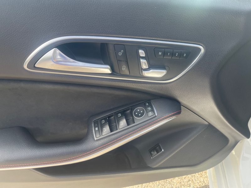 MERCEDES CLA 220 D 7-G DCT FASCINATION 163MKM