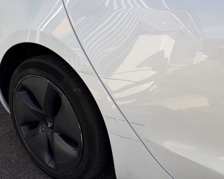 TESLA MODEL 3 - 2emes Mains - SoH 83% - Blanche / Noir